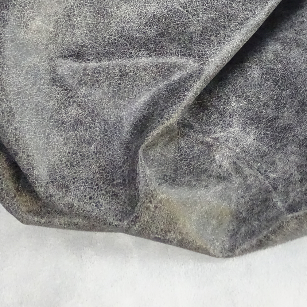 Producto Bomber Fondo Blanco